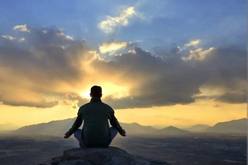 مدیتیشن؛ کلید آرامش و تمرکز در روزهای پر اضطراب